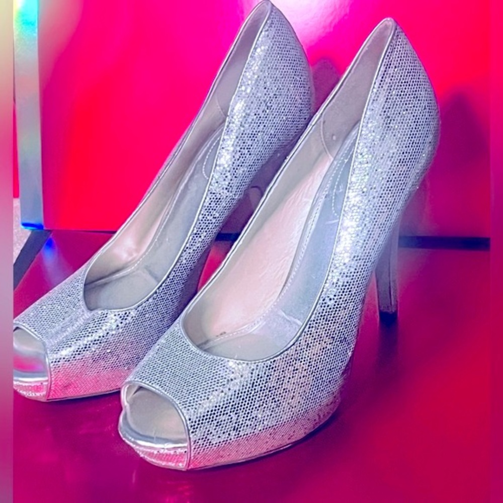 Maripe Shoes | Maripe Silver Peep
Toe Heels | Color: Silver | Size: 9